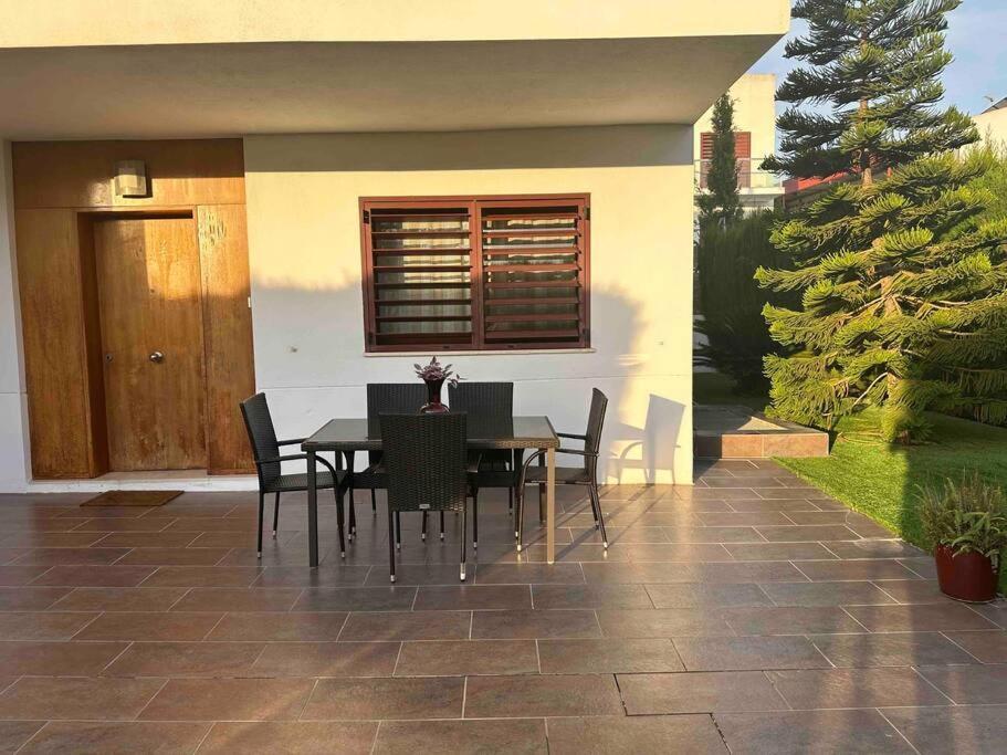 Modern 5-Bedroom Villa With Pool Montequinto Exteriör bild